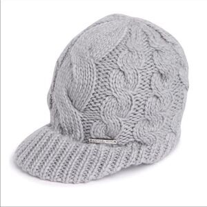 Cable Knit Cap
MICHAEL KORS ACCESS